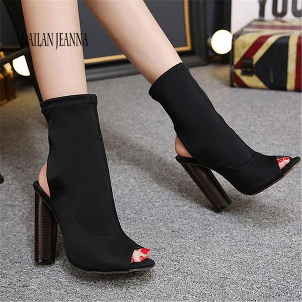 women's sandals 2021 european star short boots, spring and summer hollow, fish mouth elastic socks, boots rough 40, Black
women's sandals 2021 european star short boots, spring and summer hollow, fish mouth elastic socks, boots rough 40, Black