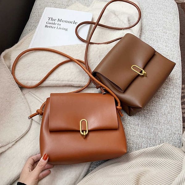 autumn and winter 2021 fashion versatile ins msenger net red texture postman foreign style shoulder bag
autumn and winter 2021 fashion versatile ins msenger net red texture postman foreign style shoulder bag