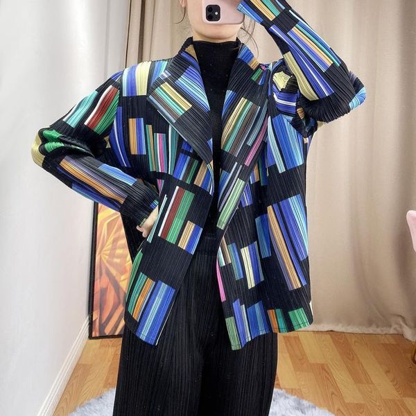 women's jackets miyake pleated autumn long-sleeved jacket 2021 winter geometric aesthetic turn-down collar large size cardigan, Black;brown
women's jackets miyake pleated autumn long-sleeved jacket 2021 winter geometric aesthetic turn-down collar large size cardigan, Black;brown
