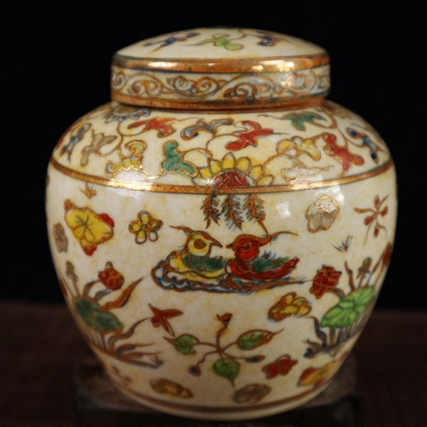 chinese old porcelain chenghua gold painted colorful mandarin duck pattern jar storage lid jar, Brown
chinese old porcelain chenghua gold painted colorful mandarin duck pattern jar storage lid jar, Brown