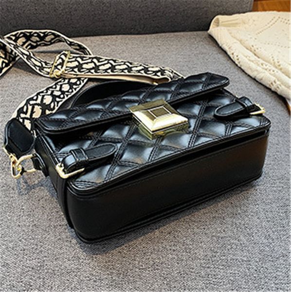 hbp ringer texture handbag for women bags 2021 niche instagram one-shoulder wide shoulder strap cross body small square bag
hbp ringer texture handbag for women bags 2021 niche instagram one-shoulder wide shoulder strap cross body small square bag