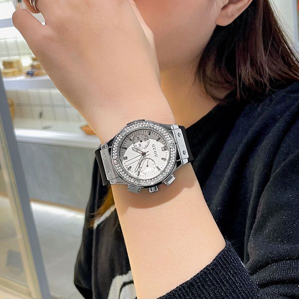 ancient european / guou watch style personalized trend silicone strap simple multifunctional calendar women's watch, Slivery;brown
ancient european / guou watch style personalized trend silicone strap simple multifunctional calendar women's watch, Slivery;brown