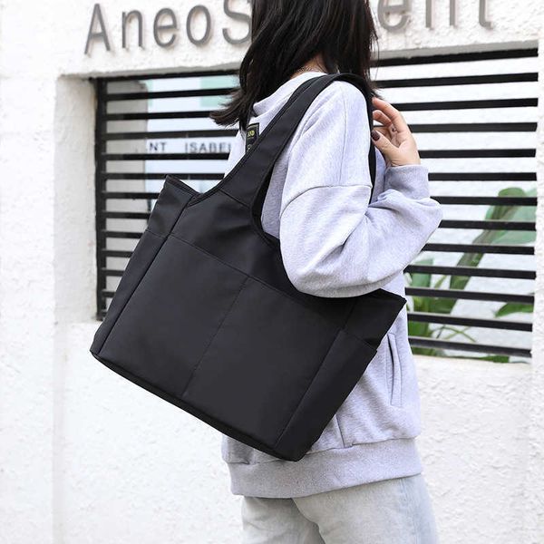 korean version simple m 2021 large capacity travel hand nylon middle aged women's shoulder bag
korean version simple m 2021 large capacity travel hand nylon middle aged women's shoulder bag