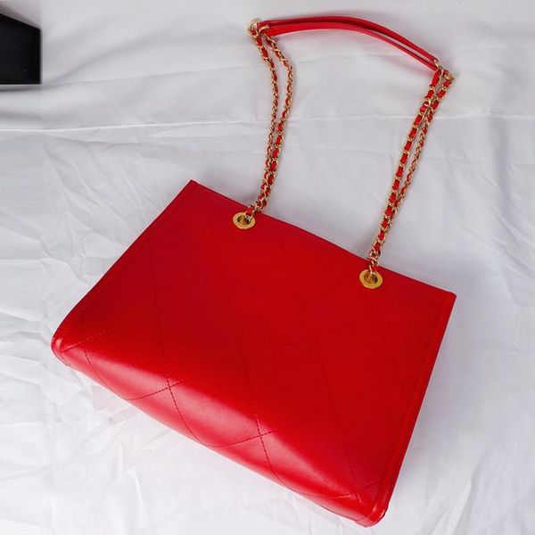 evening bags retro rhomboid leather diagonal shoulder bag ladies large-capacity shopping multifunctional fashion handbag
evening bags retro rhomboid leather diagonal shoulder bag ladies large-capacity shopping multifunctional fashion handbag