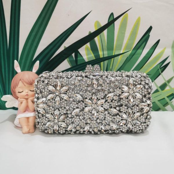 evening bags silver color floral diamond woman prom crystal female metal handbag dinner bag lady wedding bridal flower clutch purses
evening bags silver color floral diamond woman prom crystal female metal handbag dinner bag lady wedding bridal flower clutch purses