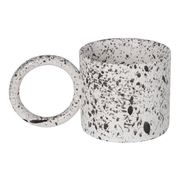 mugs white ceramic mug big handle black ring water cup coffee creative european style living room home decoration accessories
mugs white ceramic mug big handle black ring water cup coffee creative european style living room home decoration accessories