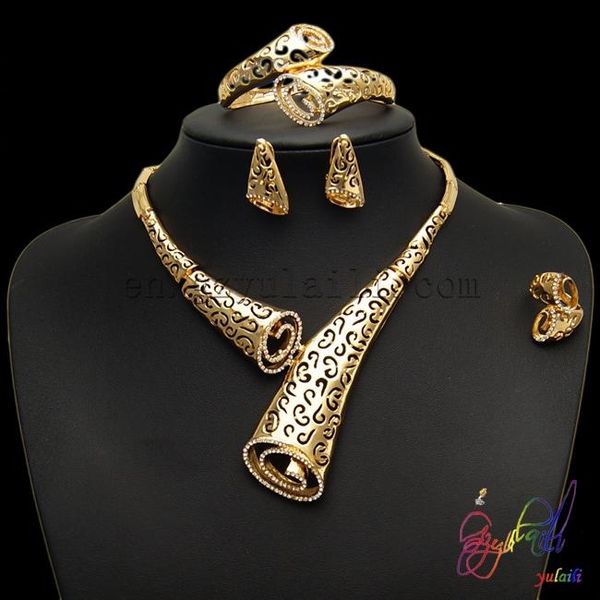 earrings & necklace 2021 arrival nigerian wholesale hollow out jewellery sets for women decorous gift gold plating jewelry set, Silver
earrings & necklace 2021 arrival nigerian wholesale hollow out jewellery sets for women decorous gift gold plating jewelry set, Silver
