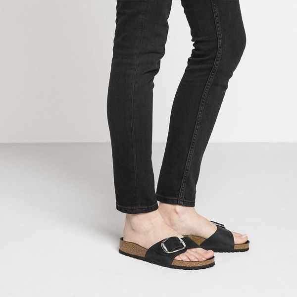 slippers women's fashion simple pure color classic open-toed versatile shoe upper buckle design trend flat, Black
slippers women's fashion simple pure color classic open-toed versatile shoe upper buckle design trend flat, Black