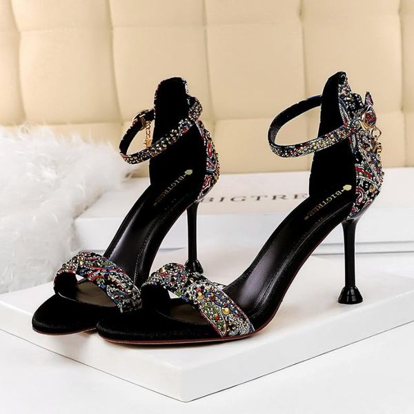 dress shoes european and american style retro summer high heel women's fine open toe with rhinestone flower cloth sanda, Black
dress shoes european and american style retro summer high heel women's fine open toe with rhinestone flower cloth sanda, Black