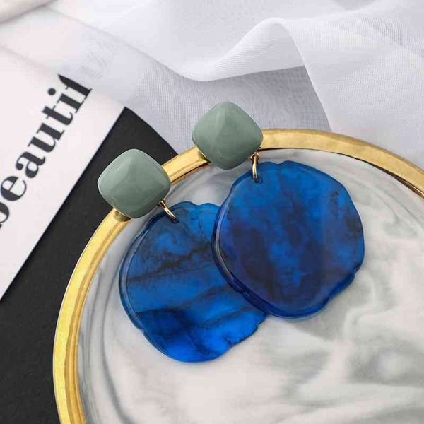 2020 new korean oil spray women's silver needle agate resin acrylic blue earrings temperament repair, Black
2020 new korean oil spray women's silver needle agate resin acrylic blue earrings temperament repair, Black
