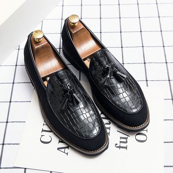 mens loafers shoes luxury designer men moccasins fringed formal business leather mens casual shoes patent leather british style, Black
mens loafers shoes luxury designer men moccasins fringed formal business leather mens casual shoes patent leather british style, Black