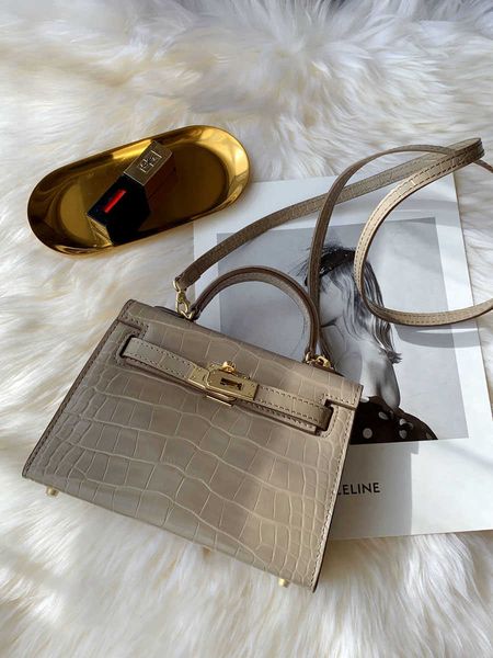 leather sense wholesale women's generation high-grade second min messenger mini portable bridal bag yw luxurys designers bag yw luxurys
leather sense wholesale women's generation high-grade second min messenger mini portable bridal bag yw luxurys designers bag yw luxurys