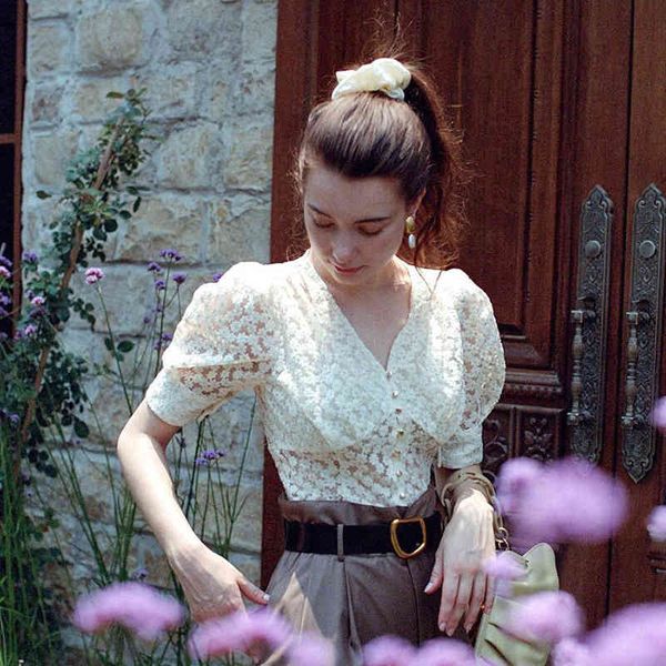 vintage solid women short sleeve shirts v-neck single breasted ladies daily white floral slim blouses size s-l clothes 210413
vintage solid women short sleeve shirts v-neck single breasted ladies daily white floral slim blouses size s-l clothes 210413