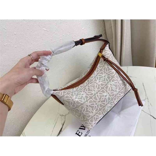 luxury handbags cubi embroidered lunch box 2021 new hand medieval cowhide one shoulder armpit handbag small
luxury handbags cubi embroidered lunch box 2021 new hand medieval cowhide one shoulder armpit handbag small