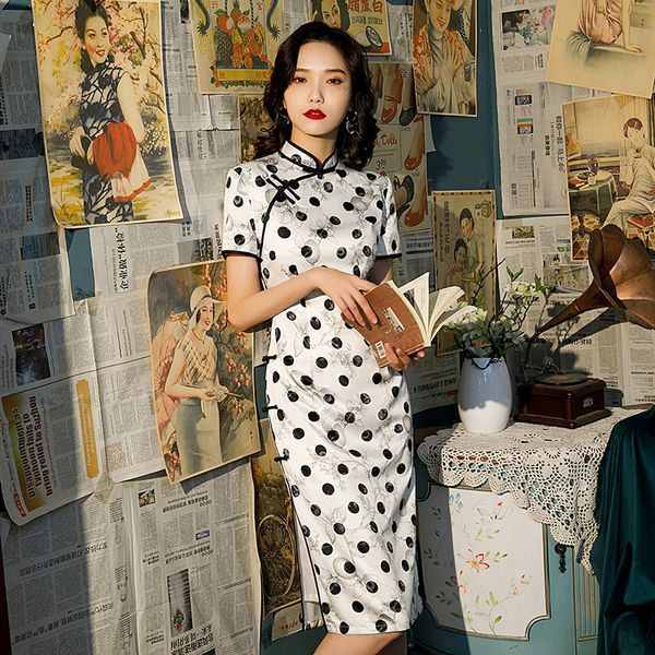 elegant chinese vintage polka dot printed knee-length cheongsam rayon satin qipao ladies festival wedding dress oversize 4xl, Red
elegant chinese vintage polka dot printed knee-length cheongsam rayon satin qipao ladies festival wedding dress oversize 4xl, Red