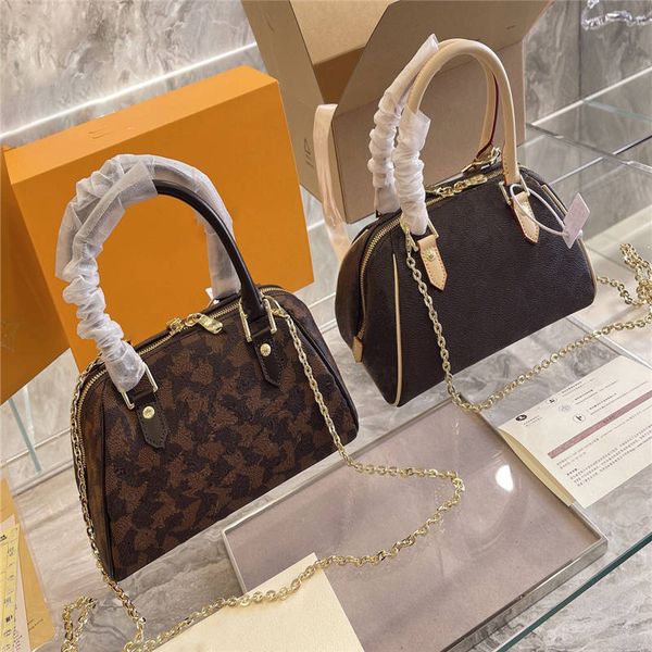 women handbag 21ss vintage letter printing stylish new arrival single shoulder crossbody casual style lady's bags
women handbag 21ss vintage letter printing stylish new arrival single shoulder crossbody casual style lady's bags