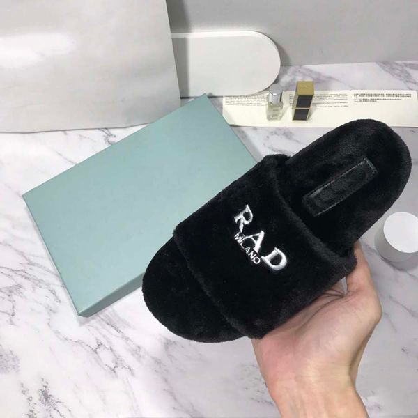 2021 leather women sandals summer flat warm slipper casual shoes fashion beach woman big head winter slippers with box 02, Black
2021 leather women sandals summer flat warm slipper casual shoes fashion beach woman big head winter slippers with box 02, Black