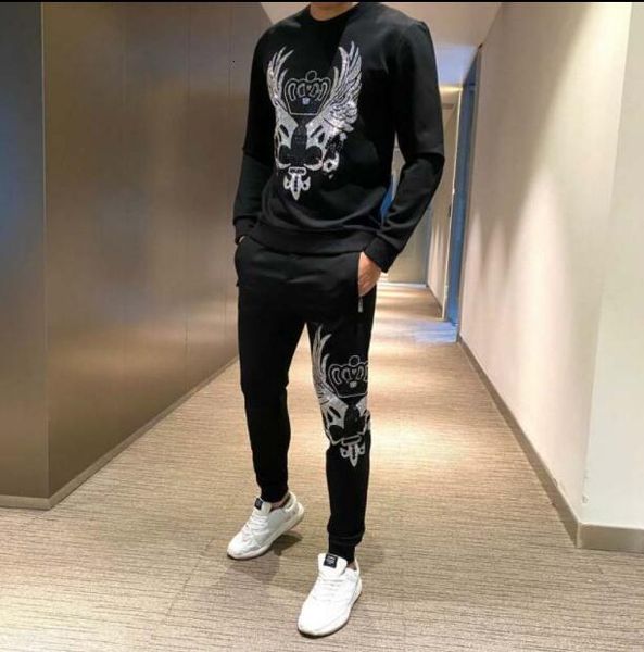 men's tracksuits set 2 pieces of the men's sport fashion brand autumn winter crown diamond casual tracksuit, Gray
men's tracksuits set 2 pieces of the men's sport fashion brand autumn winter crown diamond casual tracksuit, Gray