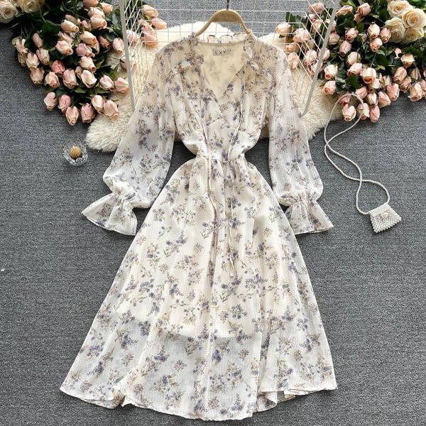 casual dresses 2021 spring/autumn fashion women sweet floral v-neck puff sleeve empire a-line dress white j260, Black;gray
casual dresses 2021 spring/autumn fashion women sweet floral v-neck puff sleeve empire a-line dress white j260, Black;gray