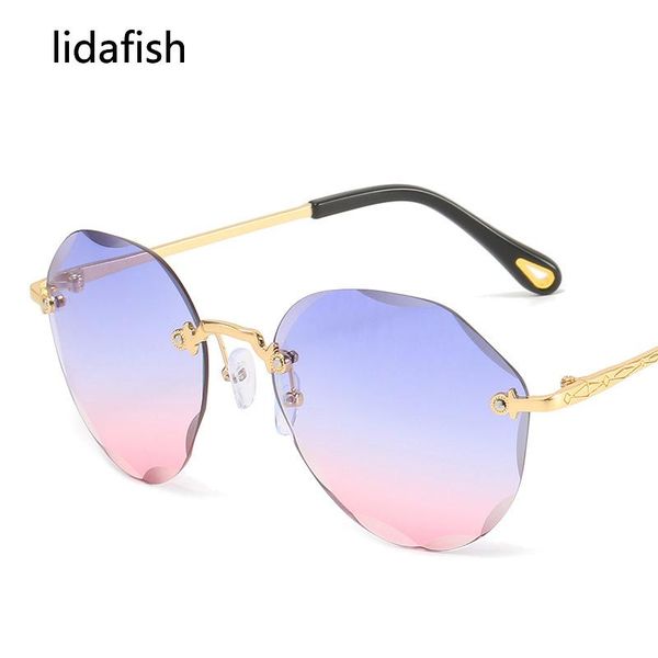 sunglasses lidafish rimless trendy women brand designer round cut edge gradient color, White;black
sunglasses lidafish rimless trendy women brand designer round cut edge gradient color, White;black