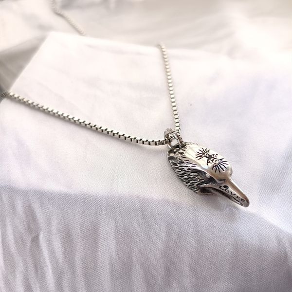 necklaces chains 925 silver animal made old eagle head necklace hip hop men's and women's pendant lovers signature deals
necklaces chains 925 silver animal made old eagle head necklace hip hop men's and women's pendant lovers signature deals