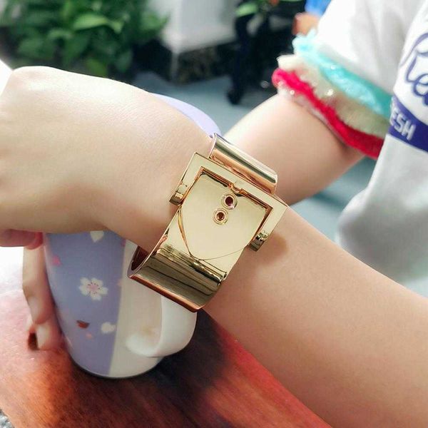 adjustable wide alloy cuff bangles big bracelets for women metal statement bracelets fashion party jewelry 2020 uken q0717, Black
adjustable wide alloy cuff bangles big bracelets for women metal statement bracelets fashion party jewelry 2020 uken q0717, Black