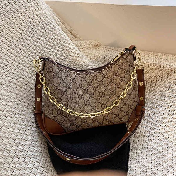 factory outlet design 2021 new ox horn chain single shoulder fashion messenger women's foreign style armpit bag
factory outlet design 2021 new ox horn chain single shoulder fashion messenger women's foreign style armpit bag