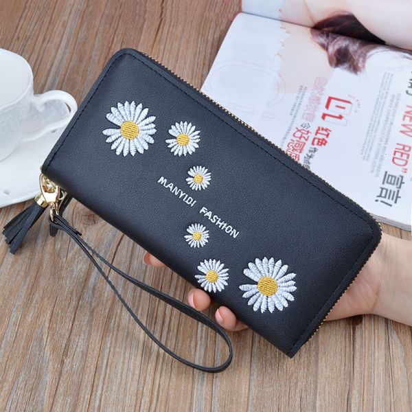 2021 women's wallet long zipper fashion small chrysanthemum korean version large capacity mobile phone handbag 7yna, Red;black
2021 women's wallet long zipper fashion small chrysanthemum korean version large capacity mobile phone handbag 7yna, Red;black