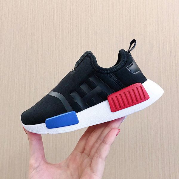 nmd r1 primeknit runner running shoes for kids og release triple black stylist sport sneakers trainers 2435, Black;brown
nmd r1 primeknit runner running shoes for kids og release triple black stylist sport sneakers trainers 2435, Black;brown