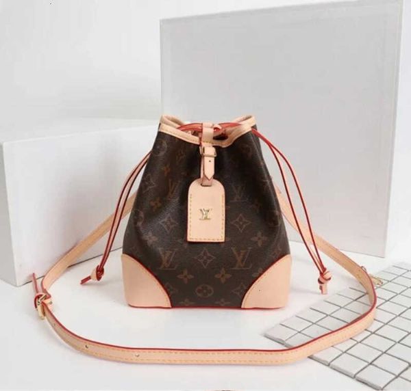 handbags brand cross designer shoulder luxury m57088 new bags style drawstring iconic bucket handles bag female totes bag fashion body b
handbags brand cross designer shoulder luxury m57088 new bags style drawstring iconic bucket handles bag female totes bag fashion body b