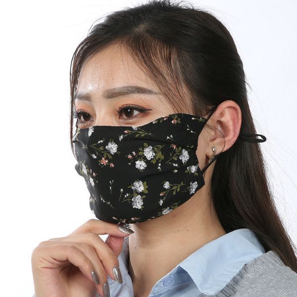ice candy xiaodi spring lady silk dust proof black printing goddess fashion anti allergy sunscreen mask
ice candy xiaodi spring lady silk dust proof black printing goddess fashion anti allergy sunscreen mask