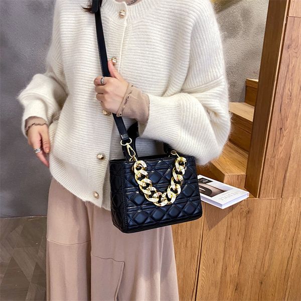 design bag 2021 autumn and diana chain fashion portable one shoulder korean ins diagonal
design bag 2021 autumn and diana chain fashion portable one shoulder korean ins diagonal