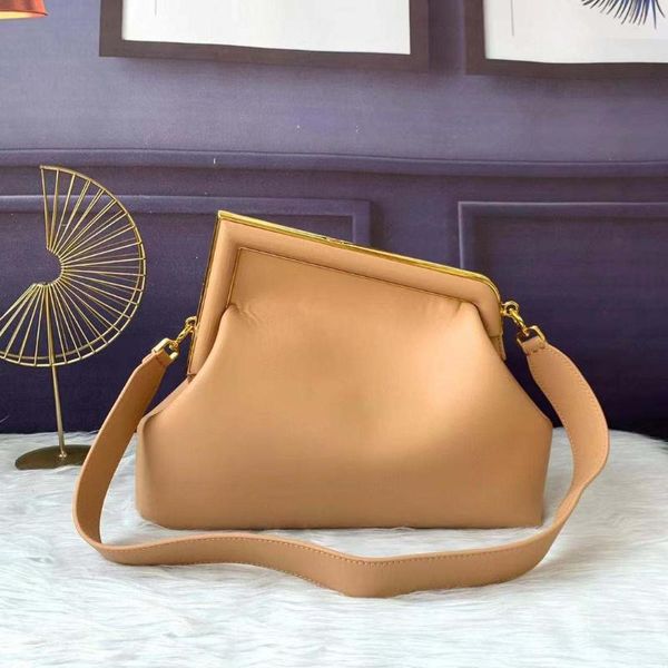 evening bags the latest retro contrast color design style, metal crimped irregular leather clutch bag, women's single shoulder hand
evening bags the latest retro contrast color design style, metal crimped irregular leather clutch bag, women's single shoulder hand