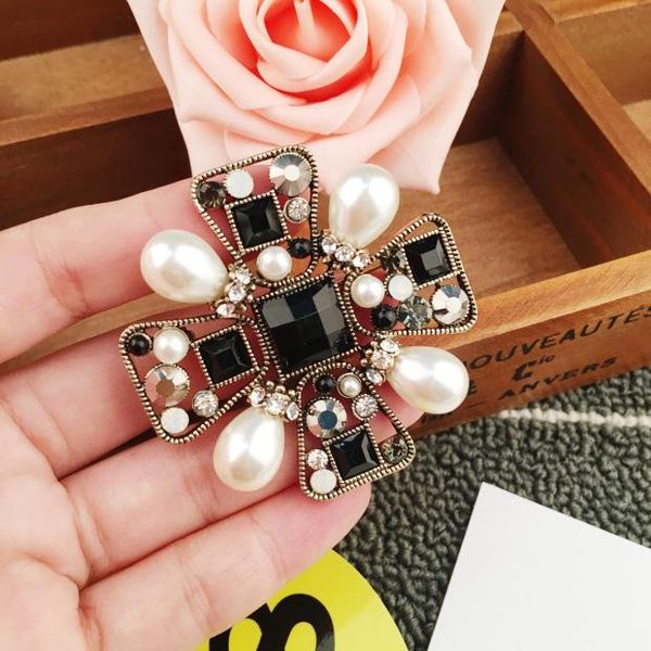 pins, brooches korean vintage statement multicolor cross rhinestone brooch pins jewelry for women accessories, Gray
pins, brooches korean vintage statement multicolor cross rhinestone brooch pins jewelry for women accessories, Gray