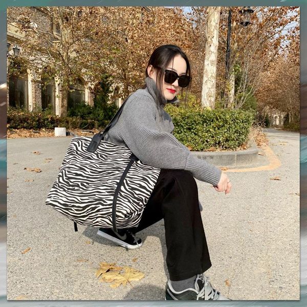 evening bags fashion women's bag 2021 personality leopard print canvas shoulder cute port style retro large-capacity handbag tide
evening bags fashion women's bag 2021 personality leopard print canvas shoulder cute port style retro large-capacity handbag tide
