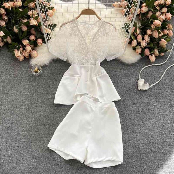 light mature women lace patchwork shorts arrivals v-neck short sleeve two piece set fashion temperament summer 210515, White
light mature women lace patchwork shorts arrivals v-neck short sleeve two piece set fashion temperament summer 210515, White