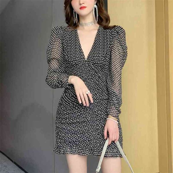 europe brand designer vintage print bodycon mermaid dress women long sleeve deep v-neck mini elegant autumn 210514, Black;gray
europe brand designer vintage print bodycon mermaid dress women long sleeve deep v-neck mini elegant autumn 210514, Black;gray