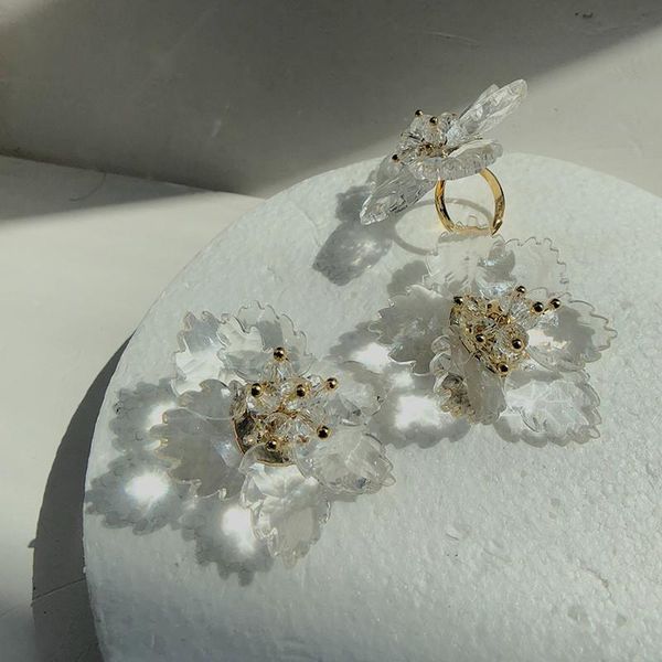 stud korean fashion clear acrylic flower handmade earrings for women festival party cute ear boucle d'oreille femme 2021 jewelry, Golden;silver
stud korean fashion clear acrylic flower handmade earrings for women festival party cute ear boucle d'oreille femme 2021 jewelry, Golden;silver