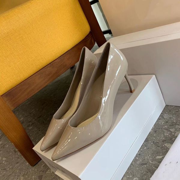 fashion luxury designer women dress shoes red bottoms high heels pink black pointed toe patent leather brand with studded spike 0624
fashion luxury designer women dress shoes red bottoms high heels pink black pointed toe patent leather brand with studded spike 0624
