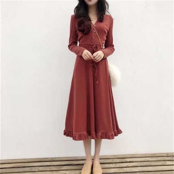 autumn medium length skirt women's korean version v-neck slim fitting long sleeve waist band first love drs, Black;gray
autumn medium length skirt women's korean version v-neck slim fitting long sleeve waist band first love drs, Black;gray