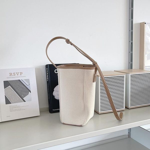 shoulder bags for women 2021 fashionable bucket canvas stitching crossbody creativity handbags bolsos
shoulder bags for women 2021 fashionable bucket canvas stitching crossbody creativity handbags bolsos