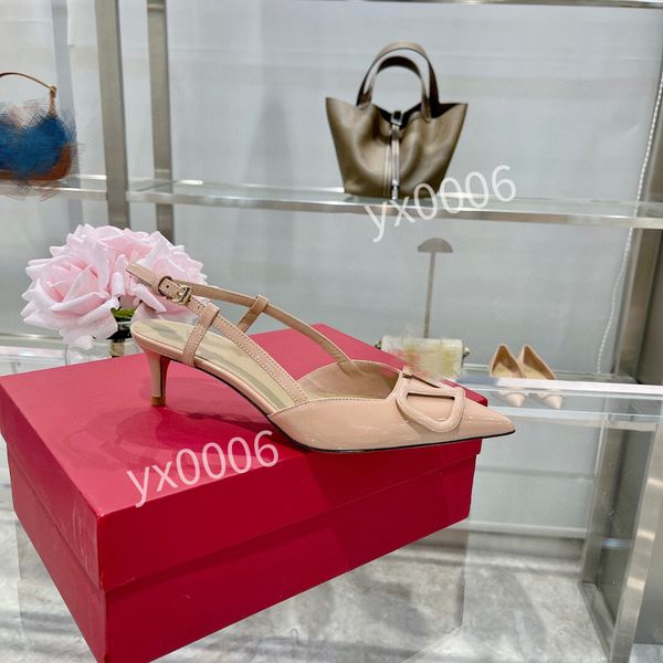 2022 designers shoes oblique 35-42 technology canvas trainers sneakers men women fashion breathable outdoor flat casual trainer sneak yh2112, Red;white
2022 designers shoes oblique 35-42 technology canvas trainers sneakers men women fashion breathable outdoor flat casual trainer sneak yh2112, Red;white