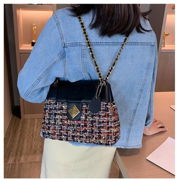 totes luxury chain ladies bag plush wool tidal shoulders autumn and winter fashion small square handbag sac a femme de marqu
totes luxury chain ladies bag plush wool tidal shoulders autumn and winter fashion small square handbag sac a femme de marqu