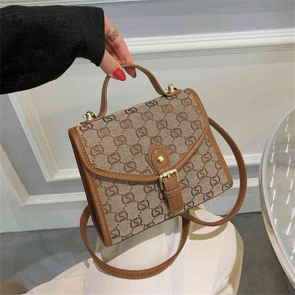 designer sale fashion printed small square contrast women's portable single shoulder diagonal bag
designer sale fashion printed small square contrast women's portable single shoulder diagonal bag