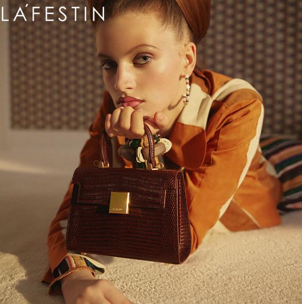 designer loulou shoulder bag matelasse calfskin y-quilted overstitching leather and grosgrain lining large-capacity message handbag
designer loulou shoulder bag matelasse calfskin y-quilted overstitching leather and grosgrain lining large-capacity message handbag