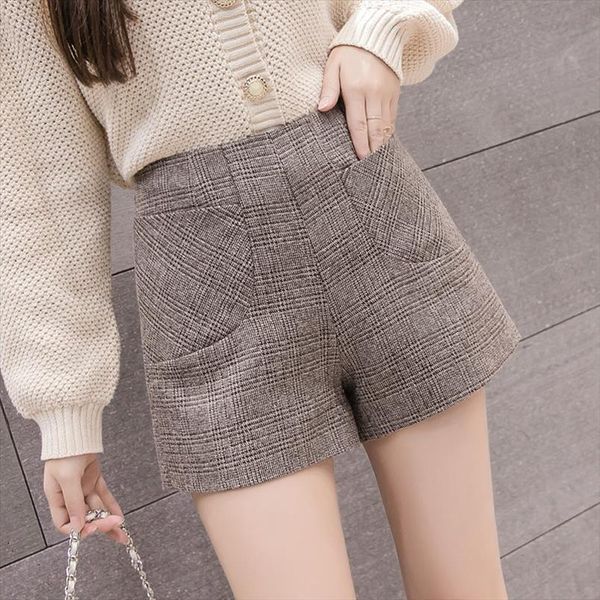 autumn winter fashion plaid women short wide leg high waist casual ladies woolen boots d315, White;black
autumn winter fashion plaid women short wide leg high waist casual ladies woolen boots d315, White;black