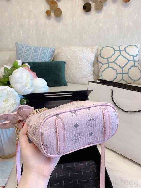 latest handbag women's shoulder bag classic trend large capacity shopping bag 3iha s037
latest handbag women's shoulder bag classic trend large capacity shopping bag 3iha s037