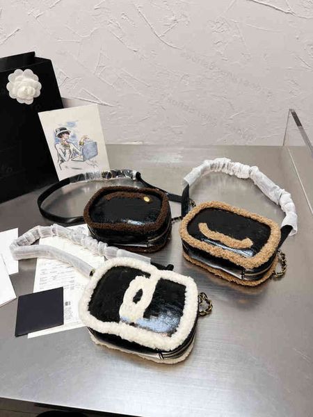 designer women's autumn and winter furry three-color leather shoulder bag with folding box size 18*13cm
designer women's autumn and winter furry three-color leather shoulder bag with folding box size 18*13cm