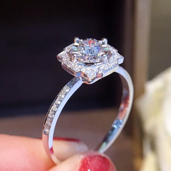 wedding rings vagzeb 2021 fashion cz stone ring for women silver color flower engagement jewelry accessories, Slivery;golden
wedding rings vagzeb 2021 fashion cz stone ring for women silver color flower engagement jewelry accessories, Slivery;golden