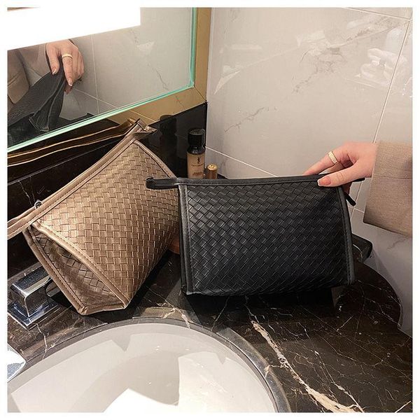 cosmetic bags & cases 9 inch quilted pu bag,makeup pouch,organizer toiletry bag,travel wash bag,portable handbag
cosmetic bags & cases 9 inch quilted pu bag,makeup pouch,organizer toiletry bag,travel wash bag,portable handbag